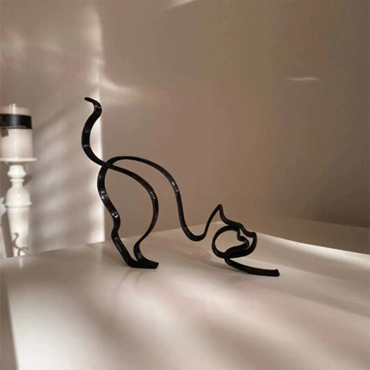 Scultura Miniatura di Gatto – Scultura Astratta in Metallo a Linee