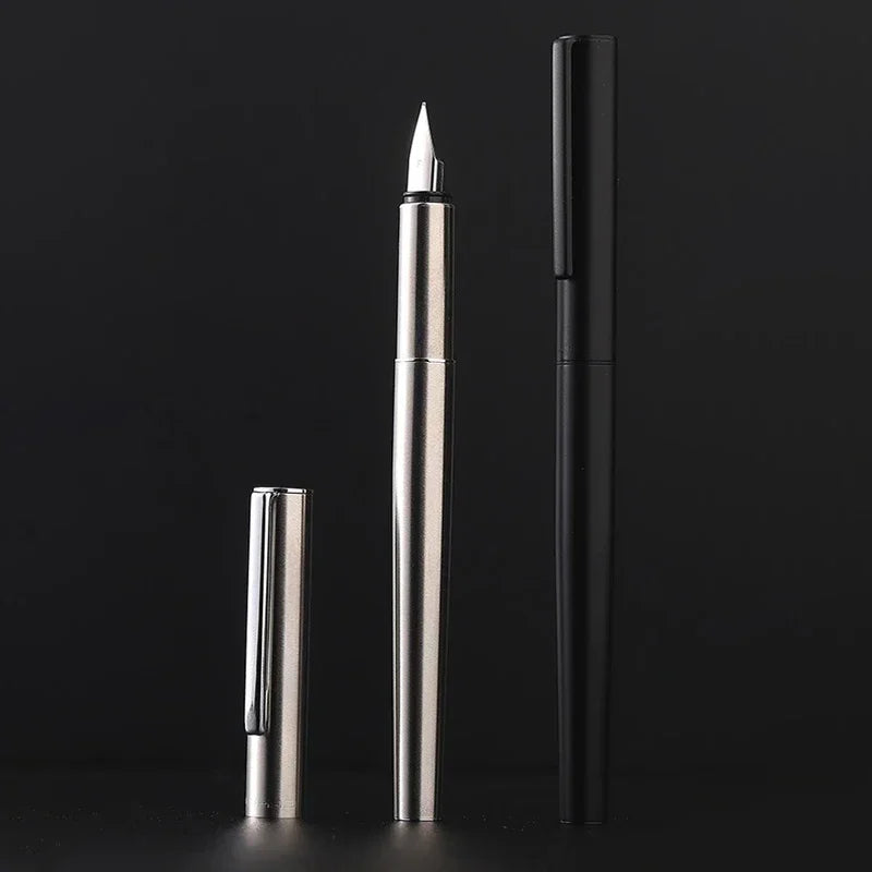 Penna stilografica Jinhao 35 – Tutto acciaio, qualità di lusso
Penna da scrittura per calligrafia, ideale per scrittura creativa, cancelleria, ufficio, scuola e uso professionale.
